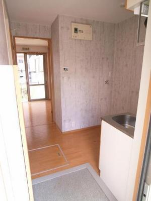 Entrance. Concrete is cool!