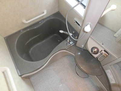 Bath. With bathroom reheating function