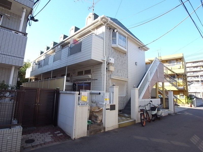 Building appearance. Ion is in front of the station ・ Yokado ・ Seiyu and super 3 strong Gotham!