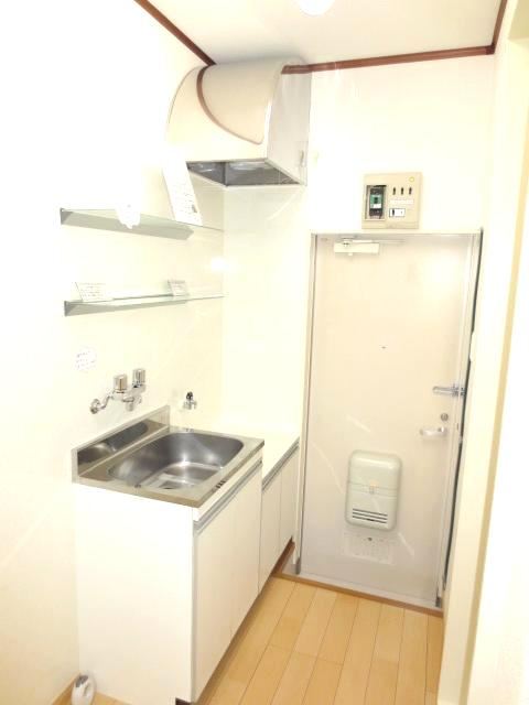 Entrance. Unexpectedly wide space