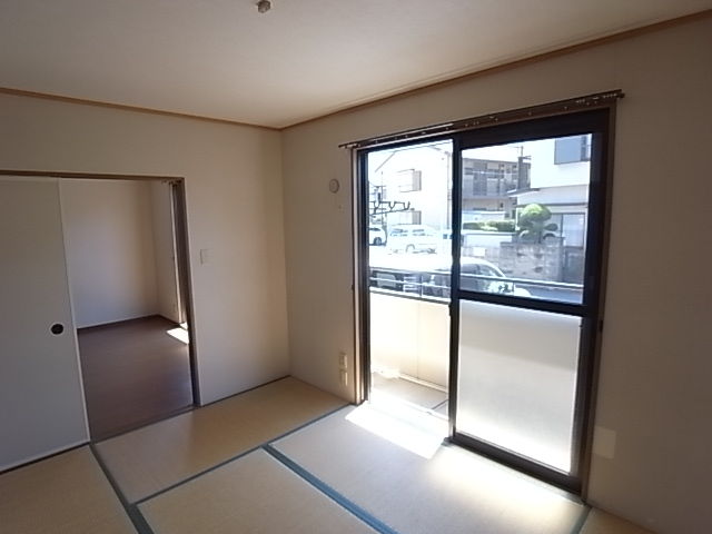 Other. Please relaxing in sunny Japanese-style.