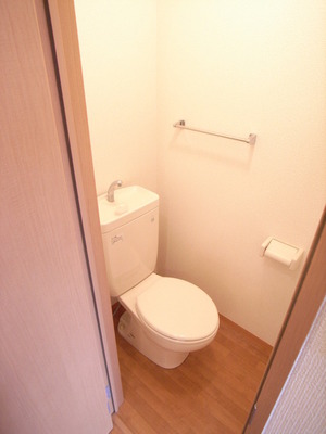 Toilet. It's here space is also important ☆