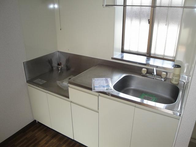 Kitchen. Two-burner stove that can be installed kitchen. Also with window.