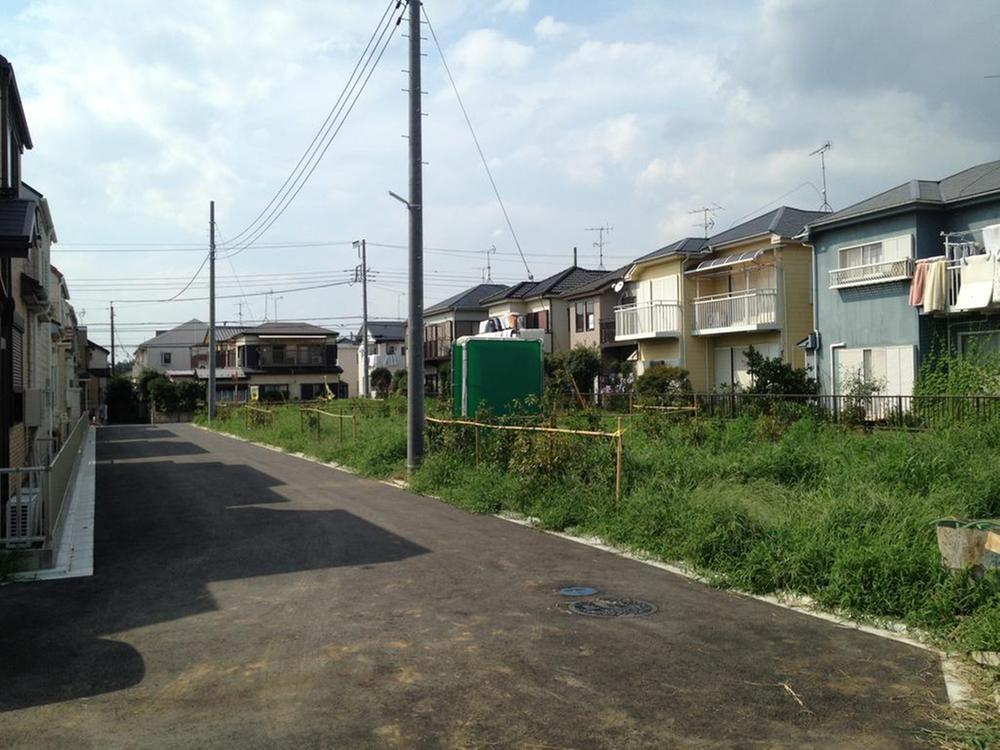 Local photos, including front road. No. 7 is a photograph that I saw the compartment entrance from local surface
