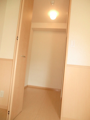 Receipt. Walk-in closet