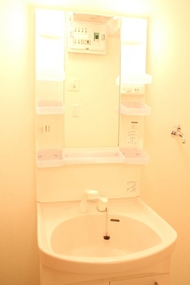 Washroom. Independent wash basin ☆