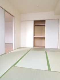 Living and room. ☆ 6 is a Pledge of Japanese-style room ☆