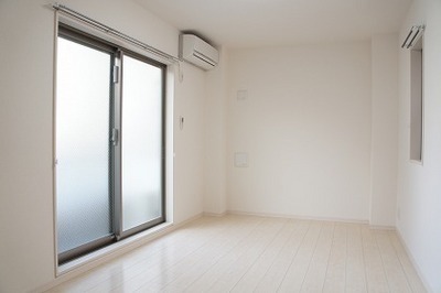 Living and room. Bright rooms that white was the keynote