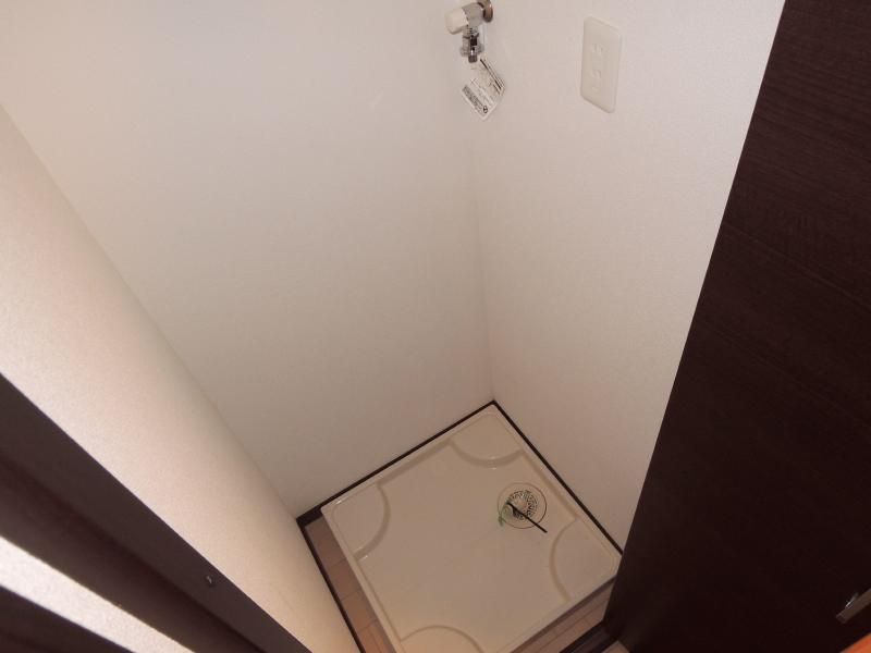 Other Equipment. Indoor washing machine area of the peace of mind for women.