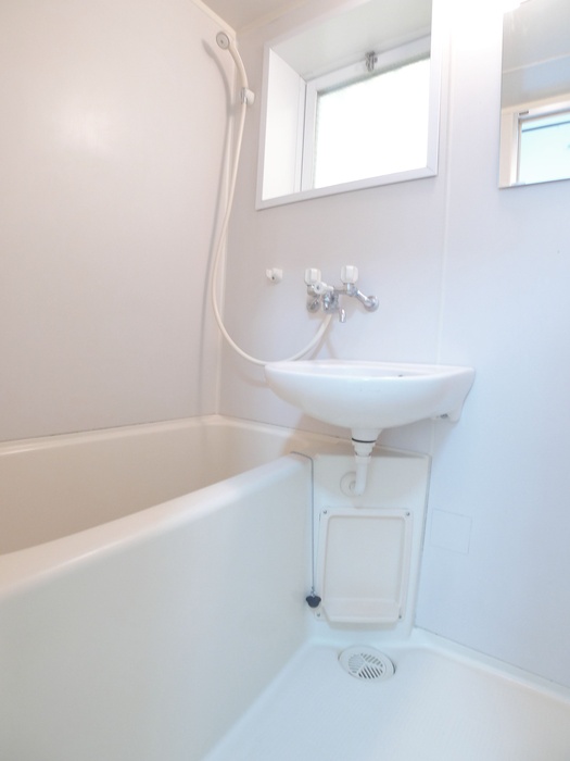 Bath. Able If brokerage commissions 0.525 months