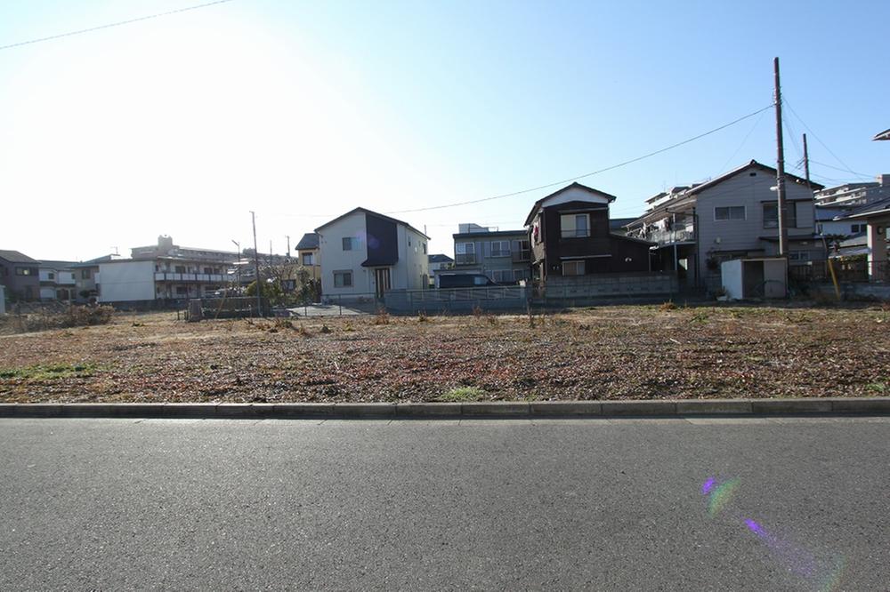 Local photos, including front road. Local (10 May 2013) Shooting