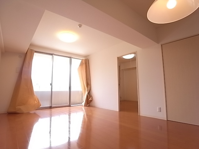 Living and room. This listing is by all means actually, please preview.