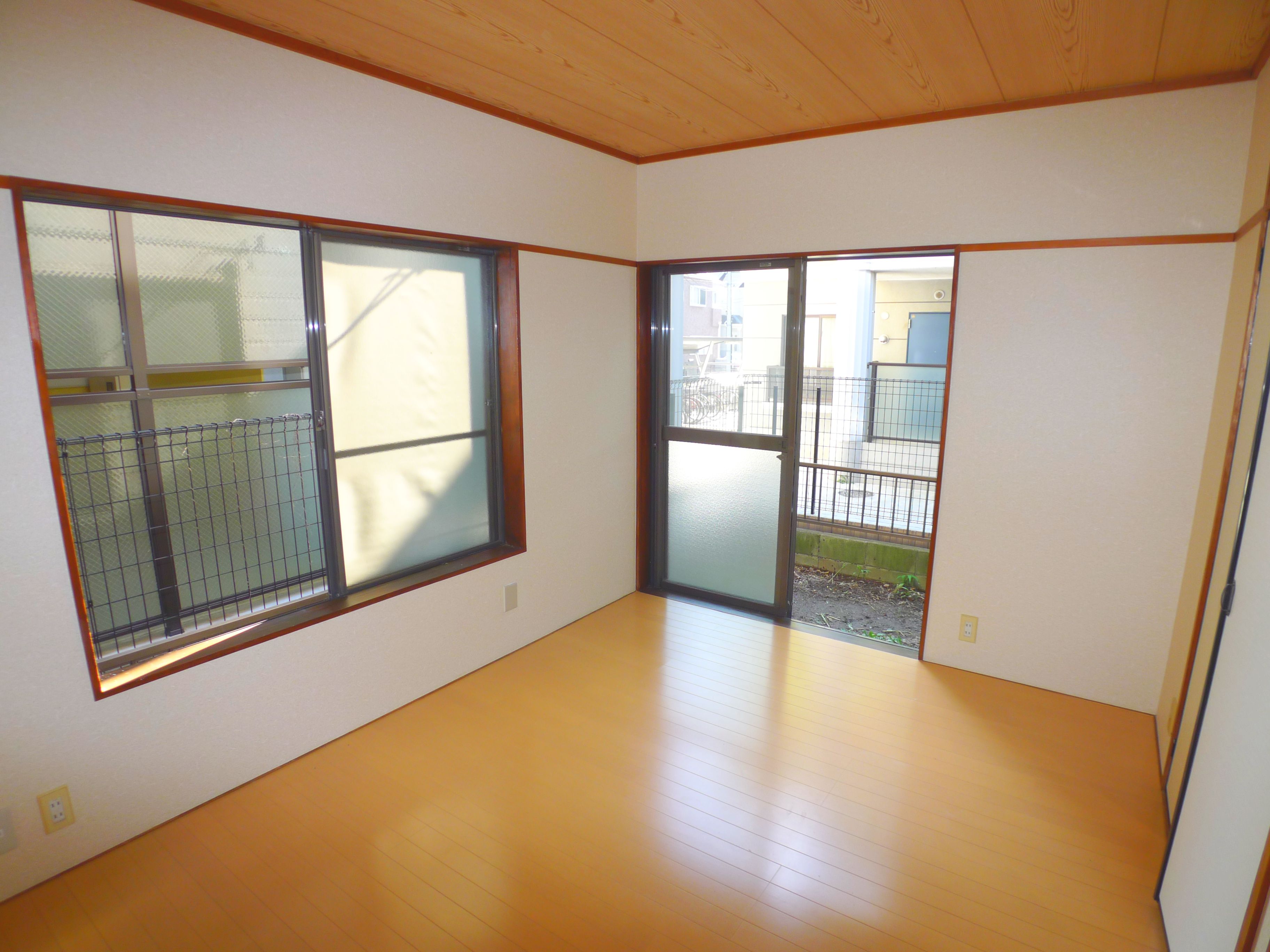 Living and room. ☆ Able If brokerage commissions 0.525-month ☆