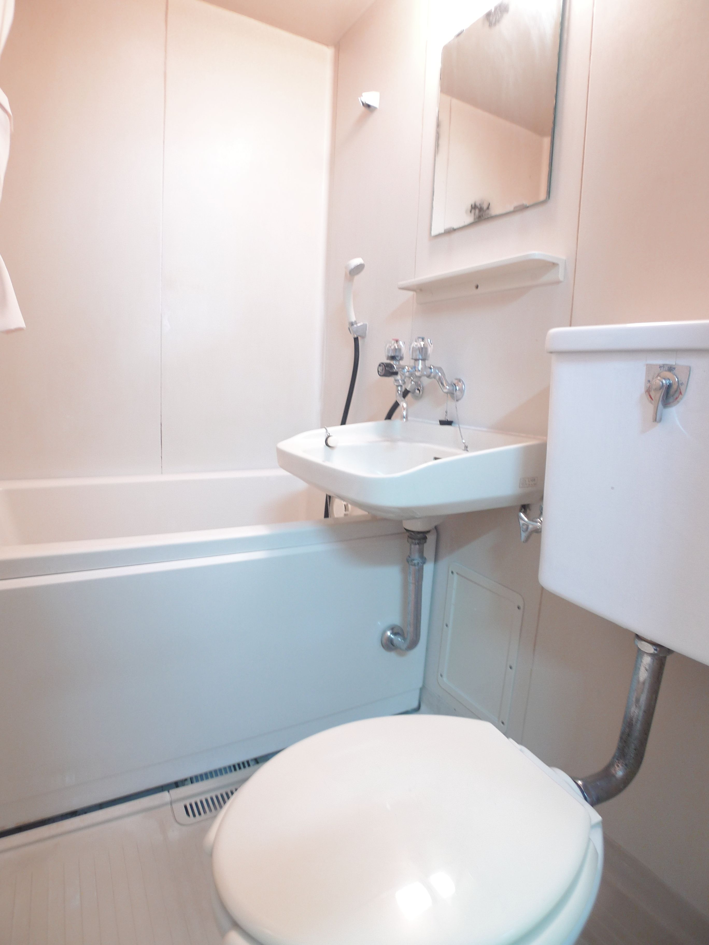 Bath. ☆ Able If brokerage commissions 0.525-month ☆