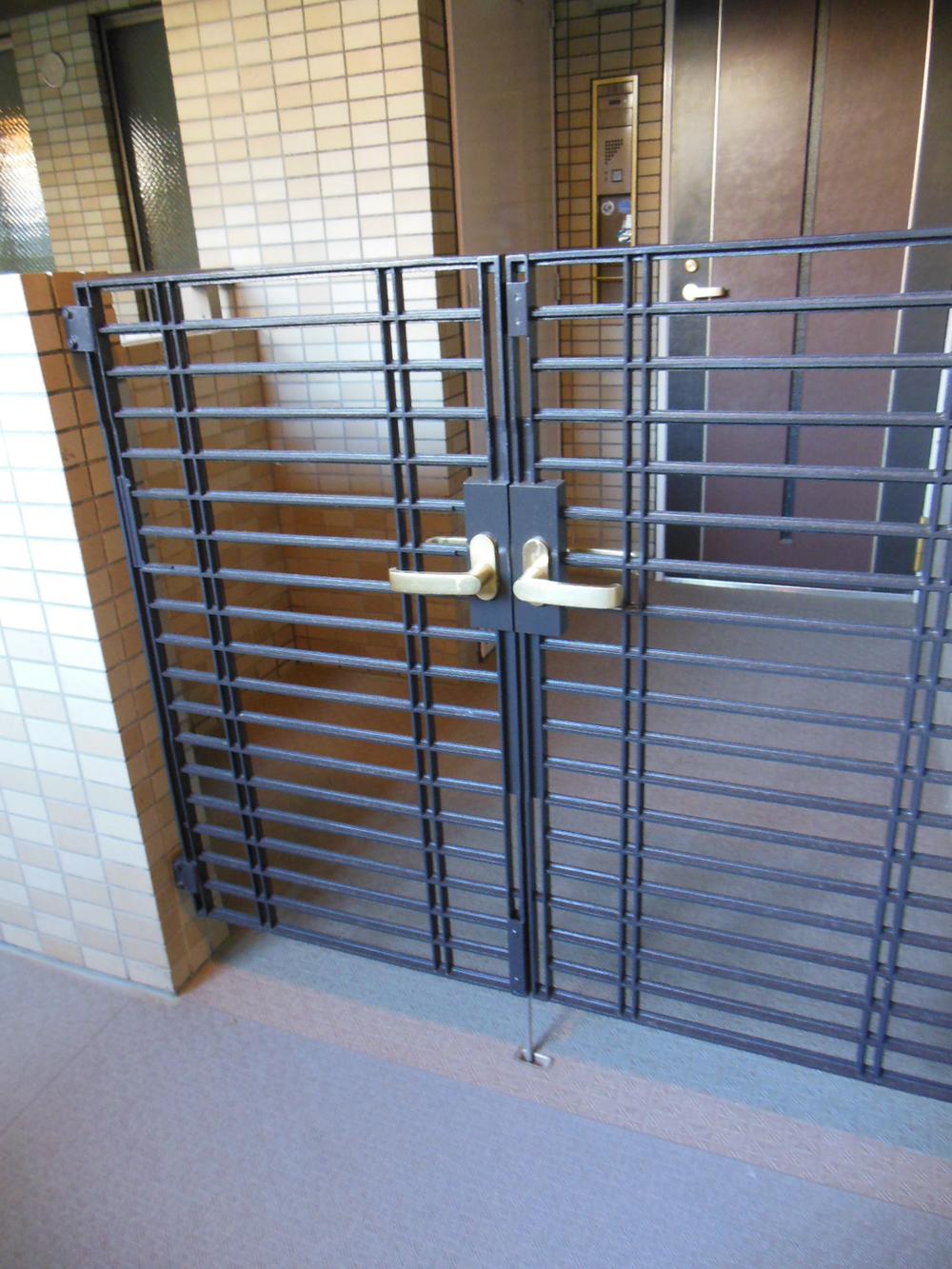 Other common areas. Entrance porch