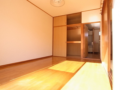 Living and room. Storage of large capacity There are also two ~ !