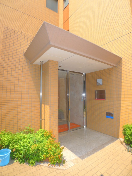 Entrance.  ☆ The room looking for Able Shimousa Zhongshan shop ☆ 047-302-8118 ☆ 