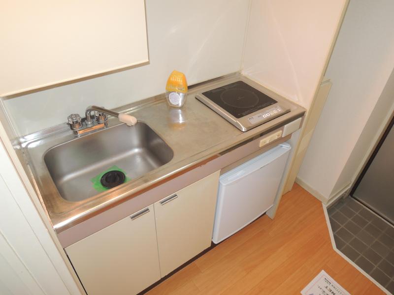 Kitchen. With 1-neck IH