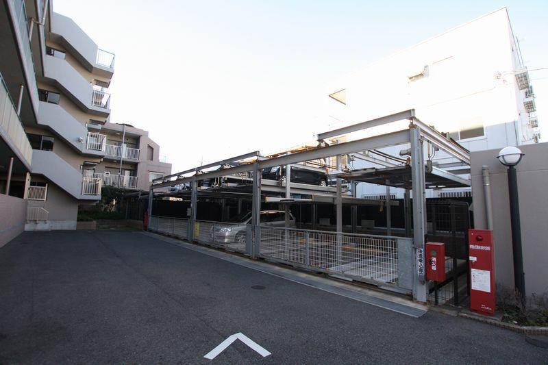 Parking lot