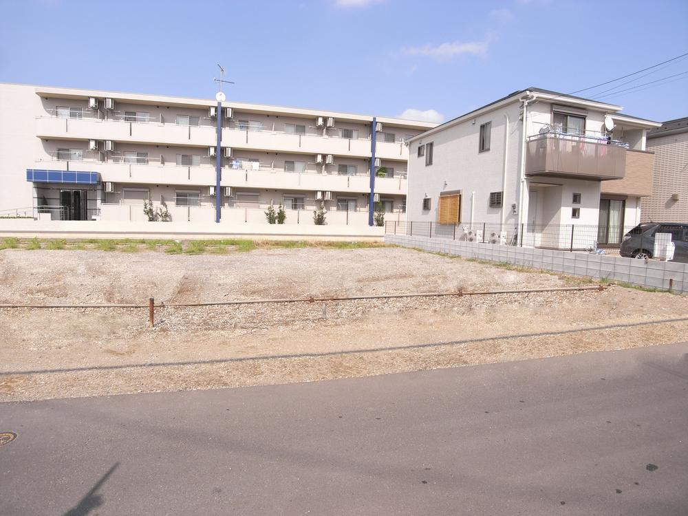 Local photos, including front road. Local (August 2013) Shooting