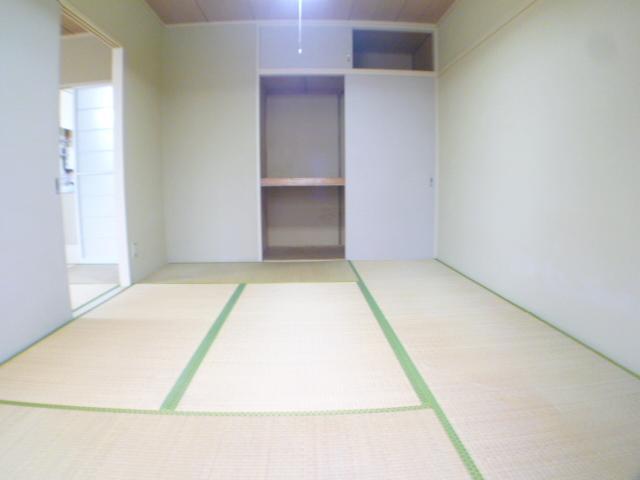 Living and room. Also it comes with a firm storage.