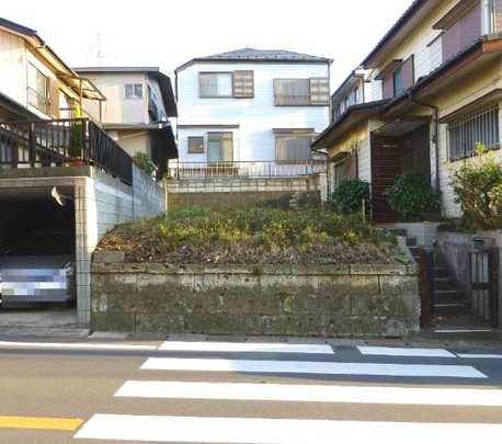 Local land photo. From the front road