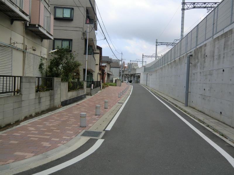 Other. Line looks no noise because it is elevated