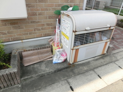 Security. Garbage station on site