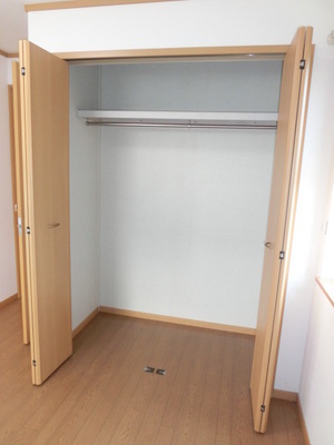 Receipt. Plenty of closet