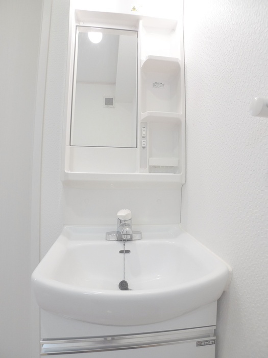 Washroom. ☆ Able If brokerage commissions 0.525-month ☆