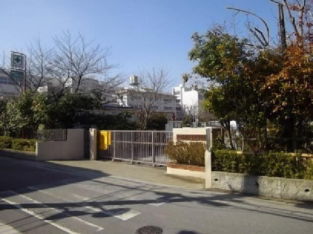 Primary school. 1035m to Funabashi City Small Kurihara Elementary School