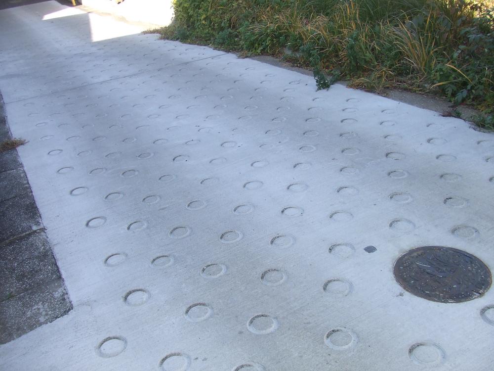 Local photos, including front road. Local (11 May 2013) Shooting