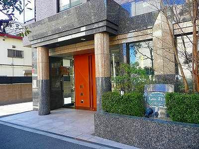 Entrance. Common areas