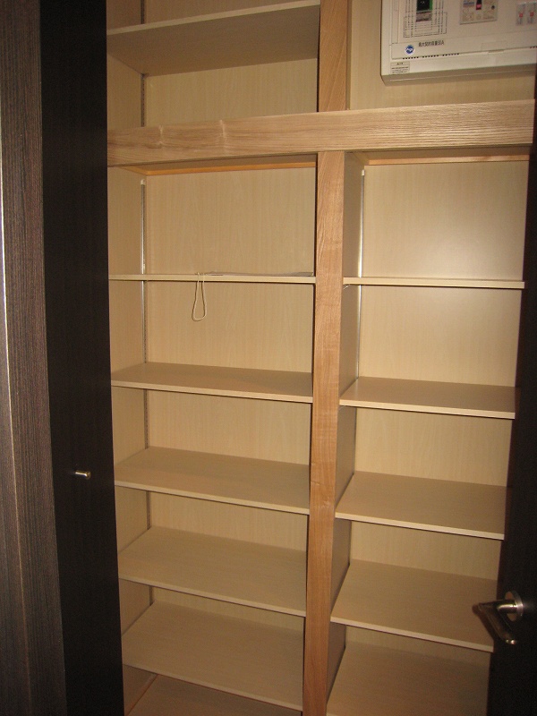 Entrance. Large shoe box