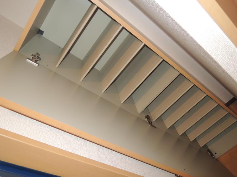 Receipt. Also equipped with shoe box