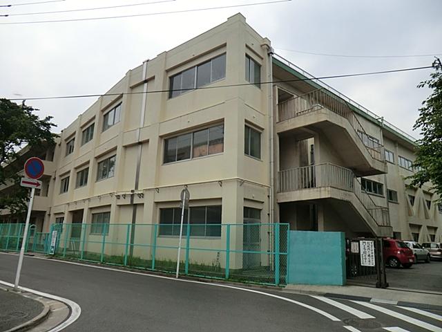 Primary school. 240m to Funabashi Municipal Nakanogi Elementary School