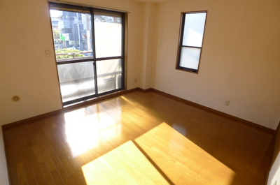 Living and room. Western-style 8 pledge