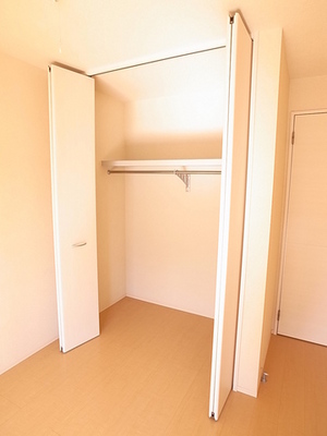 Receipt. It is quite wide even closet!