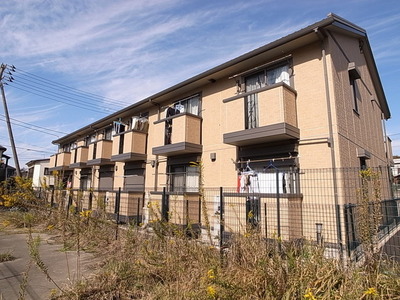 Building appearance. For the south-facing, Day is perfect!