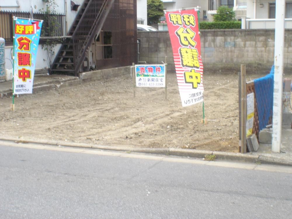 Local photos, including front road. Local (July 2013) Shooting