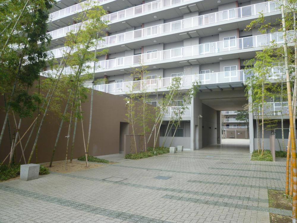Entrance. Common areas