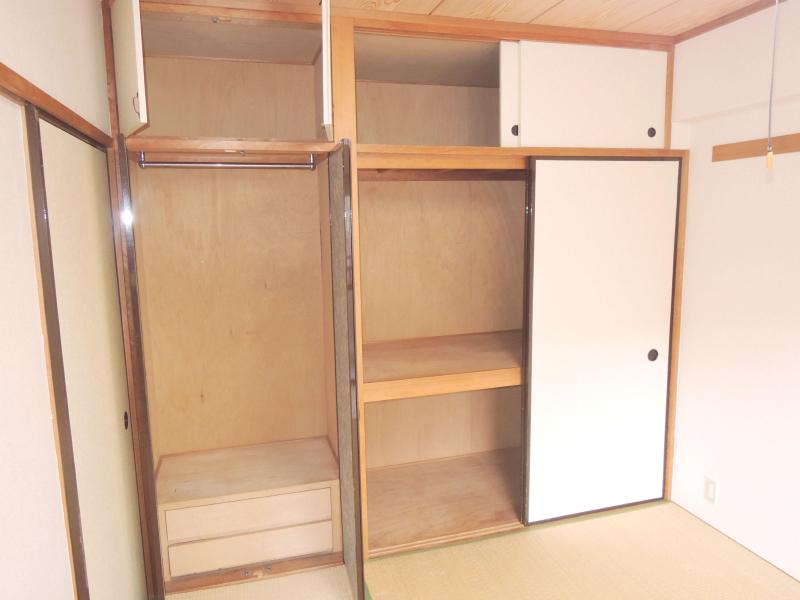 Receipt. There is housed in each room. Storage capacity preeminent!