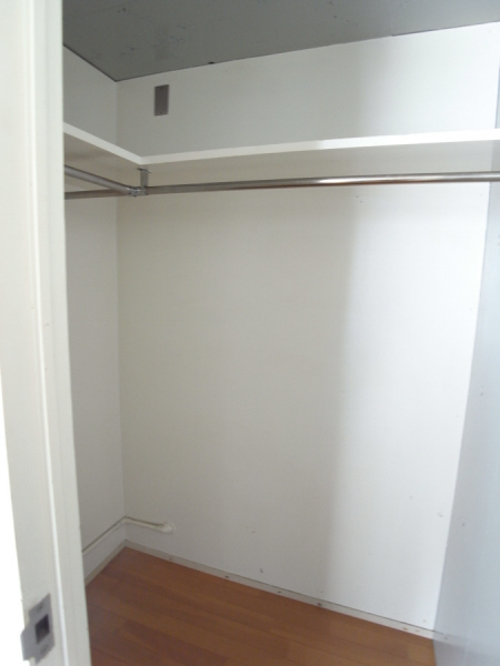 Receipt. C x- Quinn closet