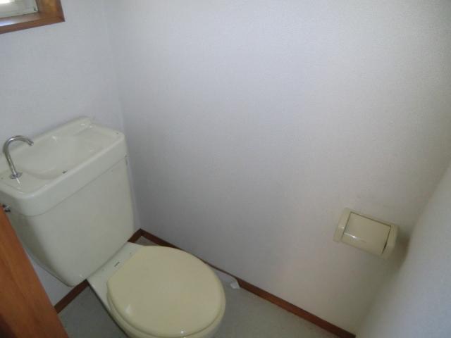 Toilet. It this price is attractive in another bus toilet