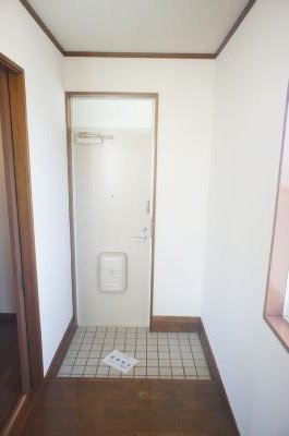 Entrance. Spacious entrance!