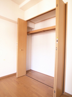 Receipt. Pat outerwear in the closet