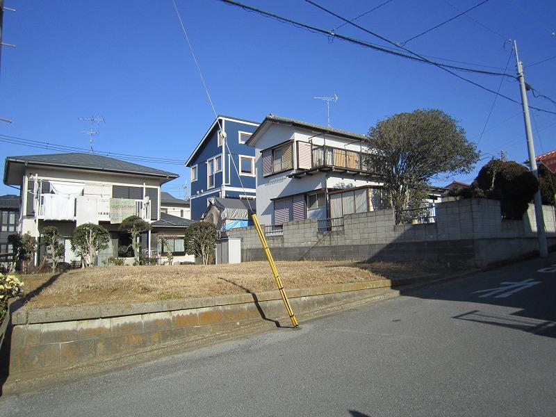 Local photos, including front road. Local (January 2014) Shooting