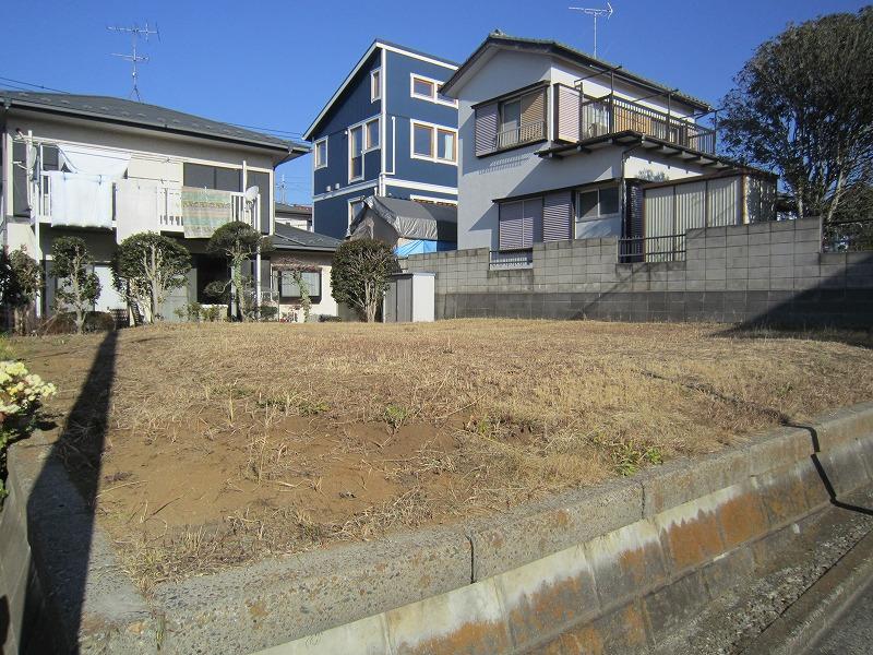 Local photos, including front road. Local (January 2014) Shooting