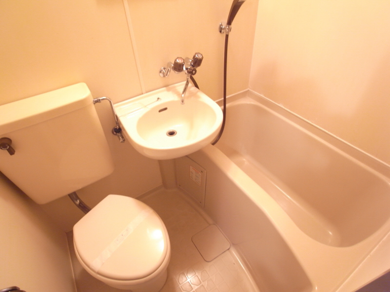 Bath. Function condensing 3-point unit bus!