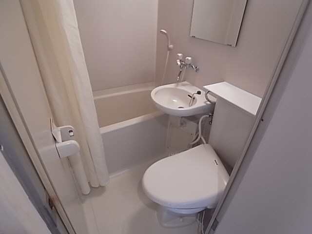 Bath. Since the three-point unit clean It is also easy.